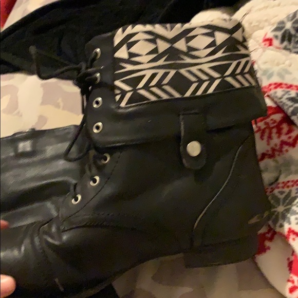 Boots - Picture 2 of 3